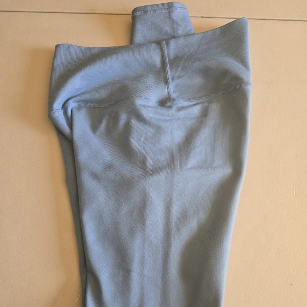 Alo Airbrush Leggings Size Medium Blue Color